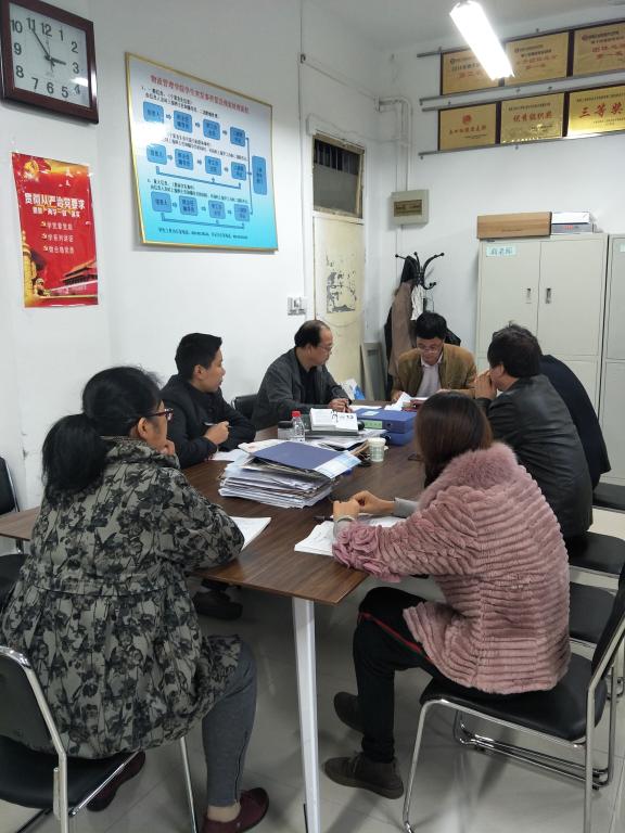 督导组组长王超联认真检查我院“两学一做”学习教育文件