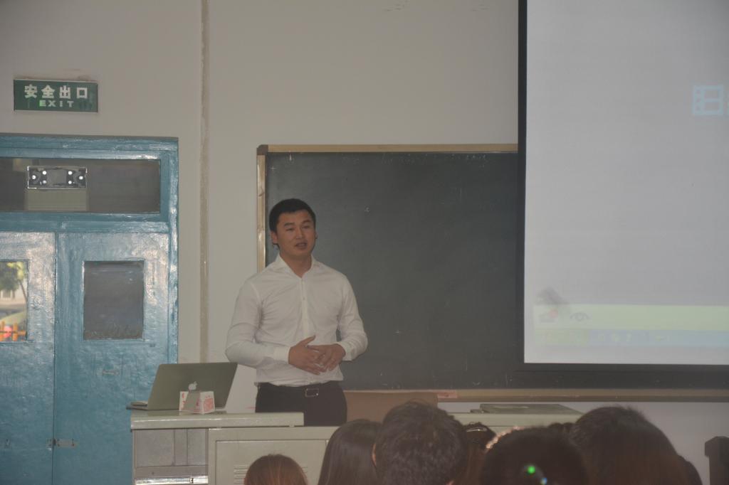 公司总经理周强宣讲企业文化