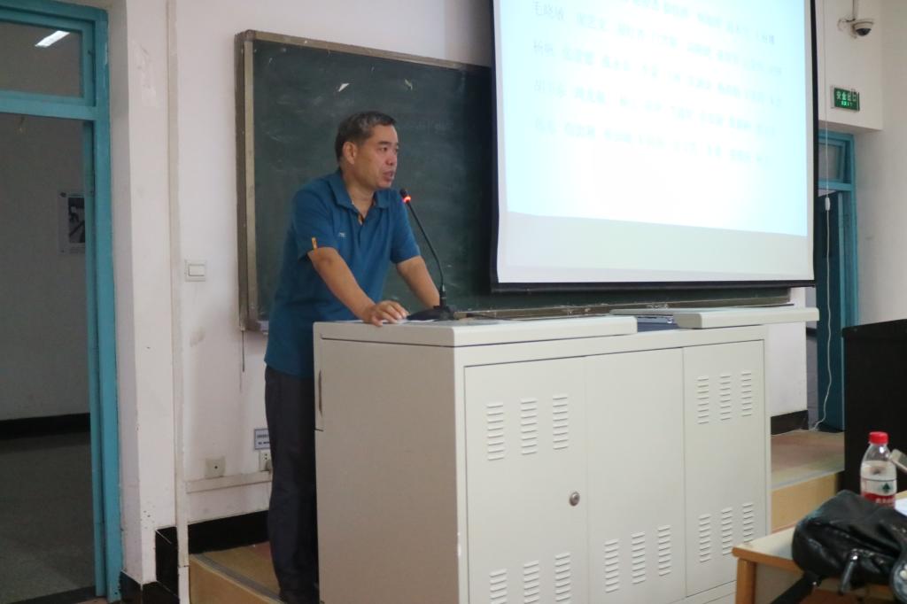 物流管理学院学工办主任王尚宏讲话