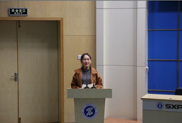 学生代表--电商1604班王婷婷发言